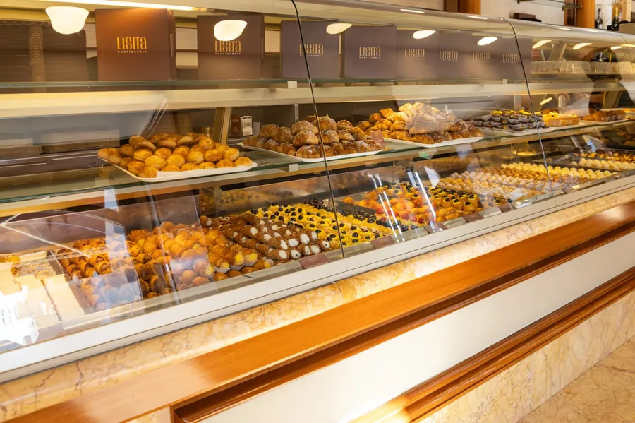 The counter at Pasticceria Lisita